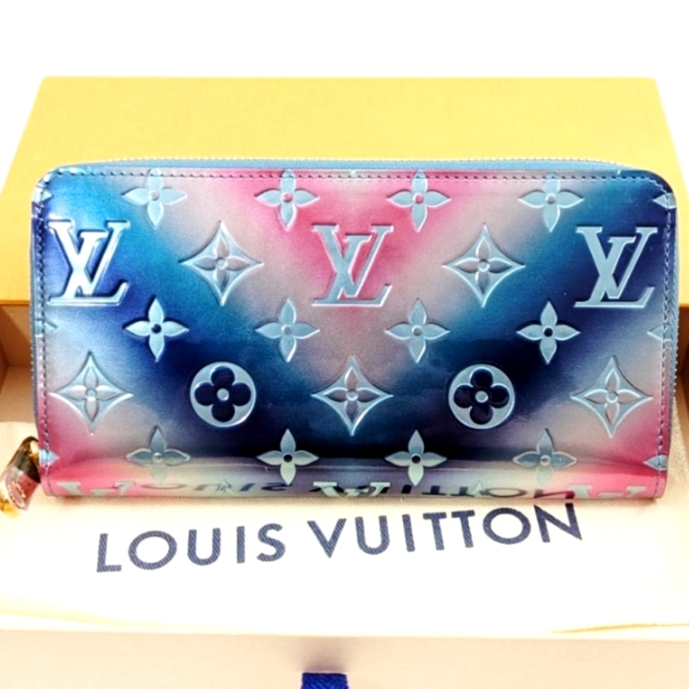 ✨️💎NEW Authentic Louis Vuitton Limited Edition Valentines Zippy Long Wallet